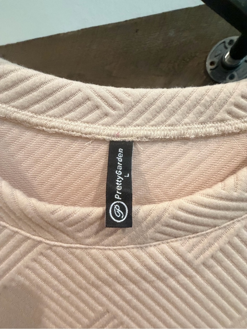 Woman’s Summer Short T-Shirt Textured Cream Midi Shift Dress - Picture 2 of 3